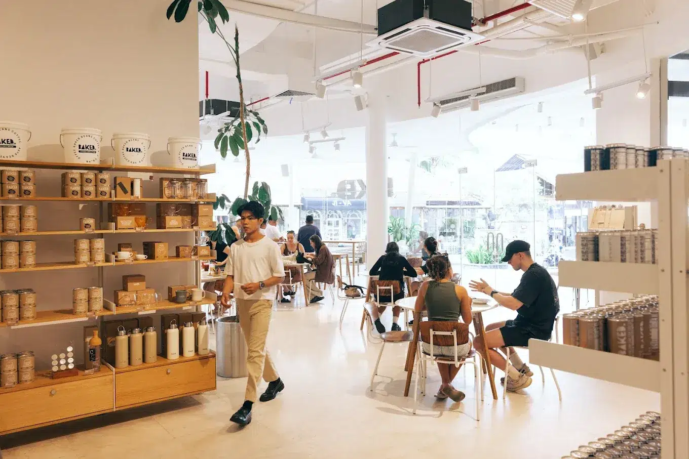 coffee shop in Seminyak bustling with visitors