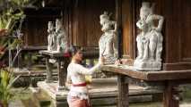 canang in bali for prayer