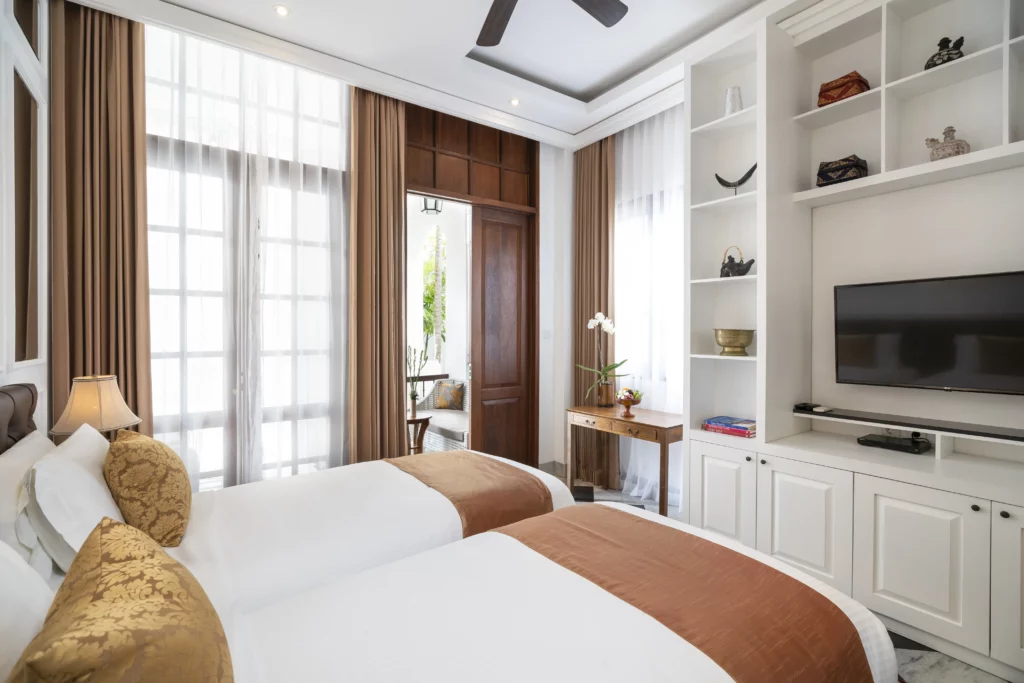 club deluxe, one of the colony hotel bali room