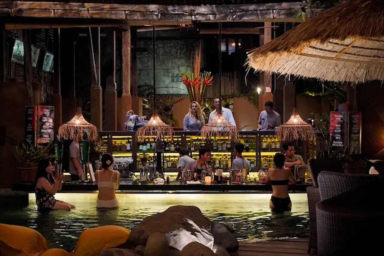 Folk Garden & Pool event venue