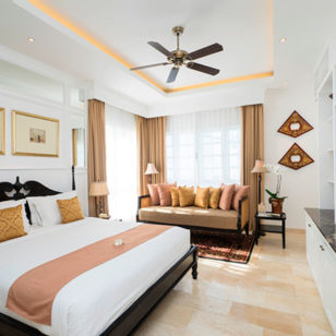 King Bed Seminyak Colony