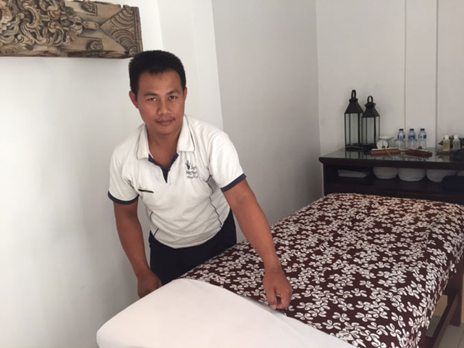 massage man seminyak