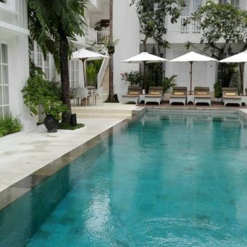 close view pool seminyak