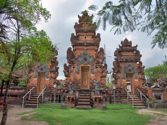 seminyak petitenget temple