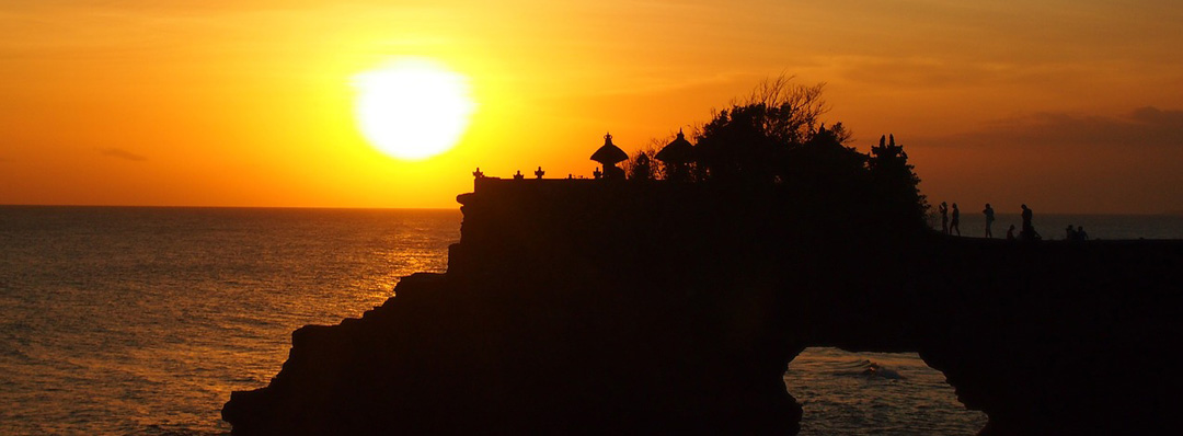 facts about Bali - tanah lot sunset
