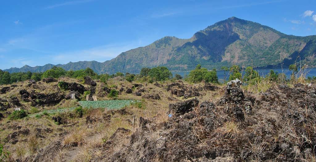 honeymoon places - mount batur