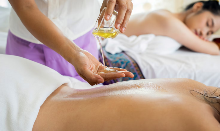 Seminyak Hot Herbal Compress Massage for Stress Relief