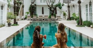 travel with friends or couples